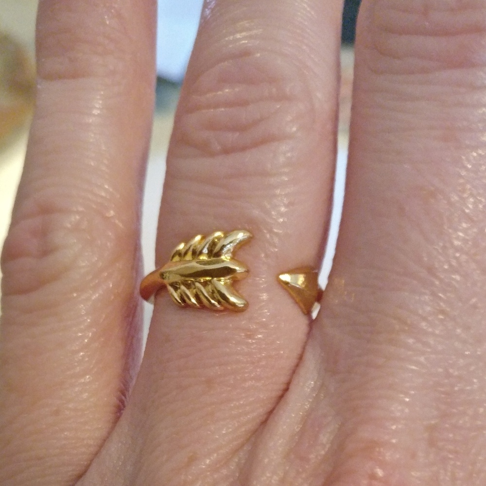 Stella & Dot Gold Arrow Ring - Picture 5 of 5